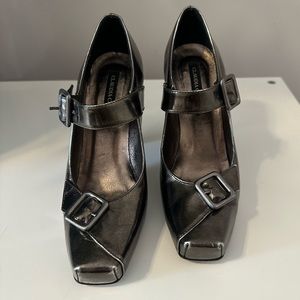 Claudia ciuti metallic heals